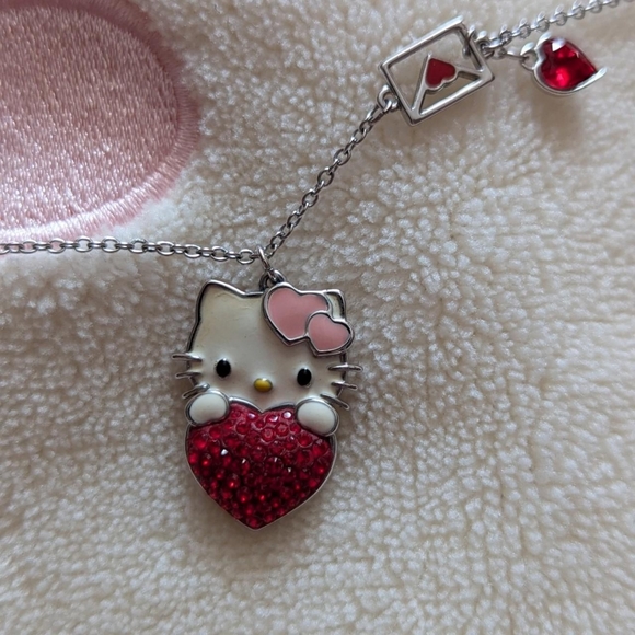 hello kitty x swarovski necklace hello kitty holding heart design Mail - Picture 1 of 4